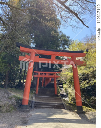 出石城跡近くの稲荷神社の千本鳥居 出石城跡近くの稲荷神社の千本鳥居 140317140