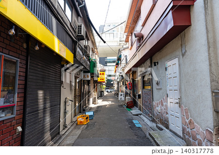三軒茶屋三角地帯が楽しい エコー仲見世商店街の南西側 東京都世田谷区三軒茶屋 三軒茶屋三角地帯が楽しい エコー仲見世商店街の南西側 東京都世田谷区三軒茶屋 140317778