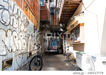 三軒茶屋三角地帯がディープスポット エコー仲見世商店街の南西側 東京都世田谷区三軒茶屋 三軒茶屋三角地帯がディープスポット エコー仲見世商店街の南西側 東京都世田谷区三軒茶屋 140317779