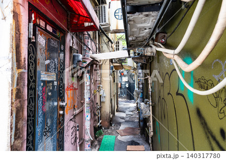 三軒茶屋三角地帯 古びた路地 エコー仲見世商店街の南西側 東京都世田谷区三軒茶屋 三軒茶屋三角地帯 古びた路地 エコー仲見世商店街の南西側 東京都世田谷区三軒茶屋 140317780