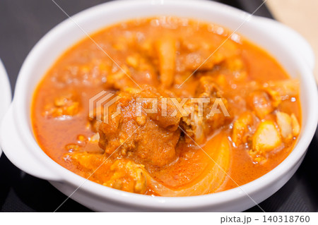 松屋のネオトマトごろごろチキンカレー 140318760