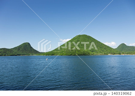 初夏の榛名山 榛名湖と榛名富士 初夏の榛名山 榛名湖と榛名富士 140319062