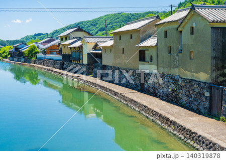 兵庫県佐用町 初夏の平福宿の川端風景 兵庫県佐用町 初夏の平福宿の川端風景 140319878