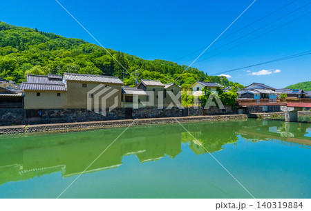 兵庫県佐用町 初夏の平福宿の川端風景 兵庫県佐用町 初夏の平福宿の川端風景 140319884