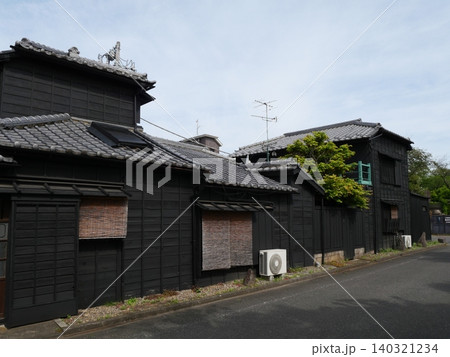 黒板壁の土蔵造りの住宅 黒板壁の土蔵造りの住宅 140321234