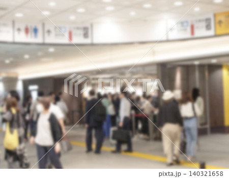 東京駅 地下街 駅 商店街　歩行者 140321658