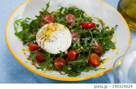 Salad with talian cheese burrata 140324024