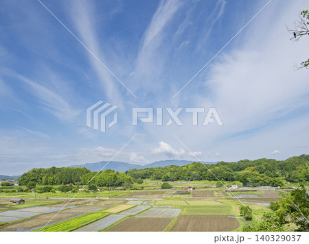 青空と白い雲が描く、明日香村の原風景 青空と白い雲が描く、明日香村の原風景 140329037