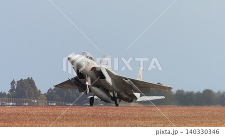 着陸する航空自衛隊F-15DJイーグル 着陸する航空自衛隊F-15DJイーグル 140330346
