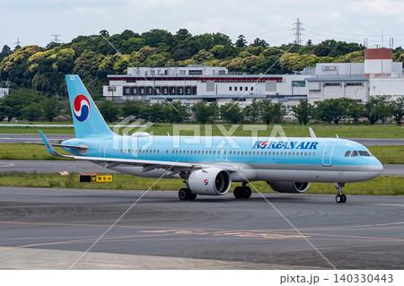 エアバスA321　大韓航空 140330443