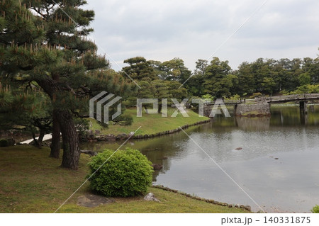 世界遺産登録を目指す琵琶湖八景の彦根城玄宮楽々園の風景 世界遺産登録を目指す琵琶湖八景の彦根城玄宮楽々園の風景 140331875