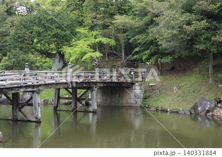 世界遺産登録を目指す琵琶湖八景の彦根城玄宮楽々園の風景 世界遺産登録を目指す琵琶湖八景の彦根城玄宮楽々園の風景 140331884