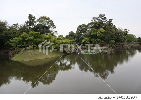 世界遺産登録を目指す琵琶湖八景の彦根城玄宮楽々園の風景 140331937