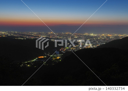 犀鶴林道(奥獅子吼山)から望む手取川扇状地の夜景 犀鶴林道(奥獅子吼山)から望む手取川扇状地の夜景 140332734