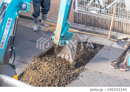 合流管耐震化工事（更生工法）公共ます下水道管の公共下水道工事 道路掘削 土砂掘削 140333344