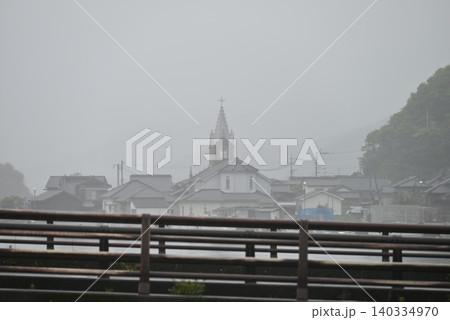雨で霞む崎津教会 雨で霞む崎津教会 140334970