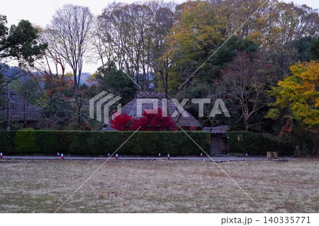 京都嵯峨野落柿舎前の広場 140335771