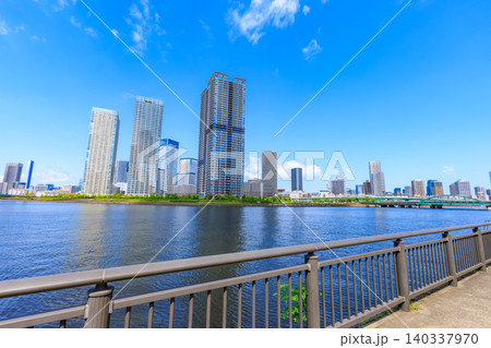 東京 江東区 豊洲 春海橋公園遊歩道からの眺め 東京 江東区 豊洲 春海橋公園遊歩道からの眺め 140337970