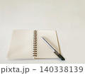 開いたノートとボールペン2 140338139