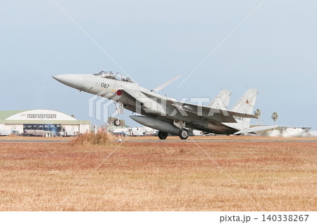 着陸する航空自衛隊F-15DJイーグル 着陸する航空自衛隊F-15DJイーグル 140338267