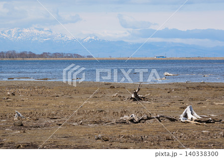 春の野付半島先端の風景 春の野付半島先端の風景 140338300