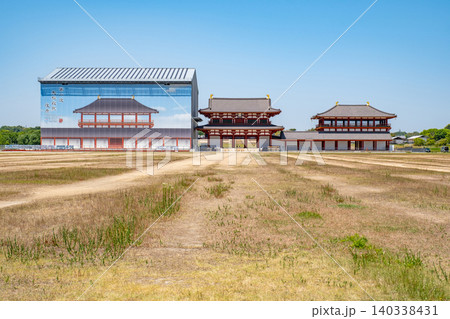 大極門と東楼　平城京跡歴史公園　奈良県奈良市 140338431