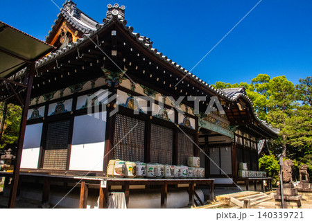 御香宮神社 神功皇后のご利益:安産,子育て,病気平癒 御香宮神社 神功皇后のご利益:安産,子育て,病気平癒 140339721