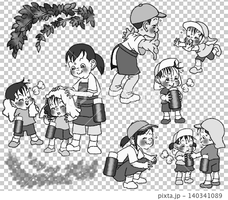 夏、暑さの中、大人と一緒に楽しく安全に遊ぶ子供達 モノクロ 140341089