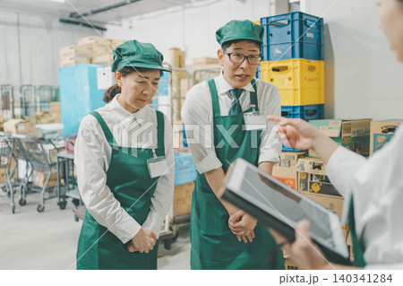 supermarket 140341284