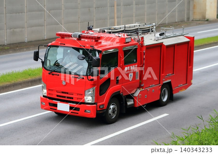 走行中の消防車 イメージ 走行中の消防車 イメージ 140343233