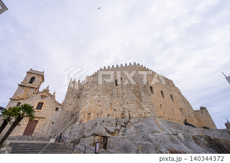 Peniscola Castle and Papa Luna Statue in Spain Peniscola Castle and Papa Luna Statue in Spain 140344372