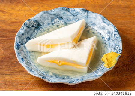 おでんはんぺん ふんわり食感が魅力の定番おでん種 140346618