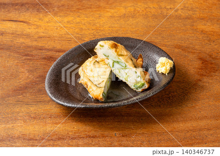 おでん平天 出汁が染み込んだ魚の練り物おでん おでん平天 出汁が染み込んだ魚の練り物おでん 140346737