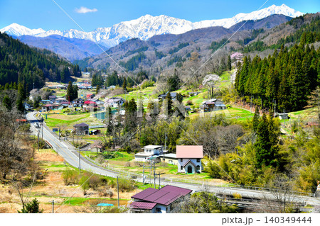 小川村より爺ケ岳、鹿島槍ヶ岳方面を望む(長野県小川村)【2026.4】 140349444