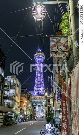 大阪夜景 新世界 春日通 通天閣 大阪府大阪市 大阪夜景 新世界 春日通 通天閣 大阪府大阪市 140351860