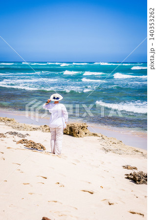 Watching the waves Watching the waves 140353262