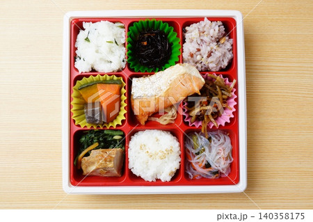 鮭弁当幕の内 140358175