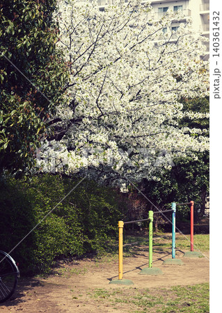 春の公園 春の公園 140361432