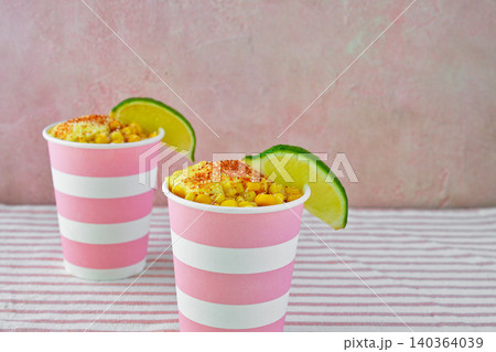 エスキーテス（メキシコ料理）　Esquites mexicanos  140364039