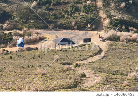 伊豆半島 伊豆山稜線歩道 魂ノ山 草原の宇久須峠 伊豆半島 伊豆山稜線歩道 魂ノ山 草原の宇久須峠 140366455
