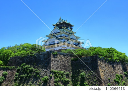 新緑の大阪城天守閣 新緑の大阪城天守閣 140366618