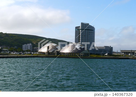 稚内港フェリーターミナルから利尻富士を眺めつつ礼文島へ。 稚内港フェリーターミナルから利尻富士を眺めつつ礼文島へ。 140367320