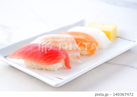 握り寿司 - 新鮮なネタを使った美味しい握りずし 140367472