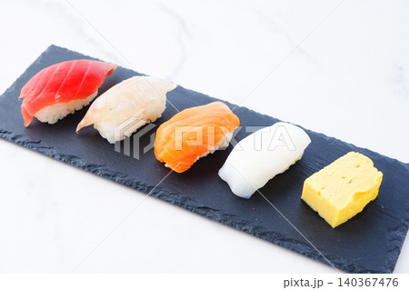 握り寿司 - 新鮮なネタを使った美味しい握りずし 140367476