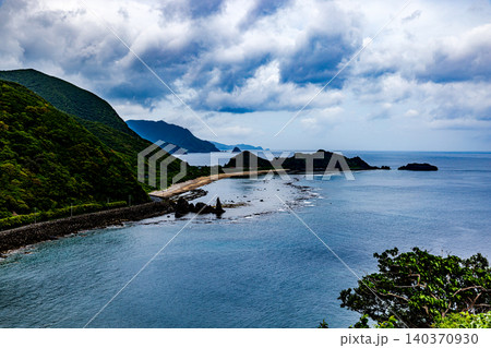 奄美大島　 戸円ふれあいパークから見た海の風景 140370930