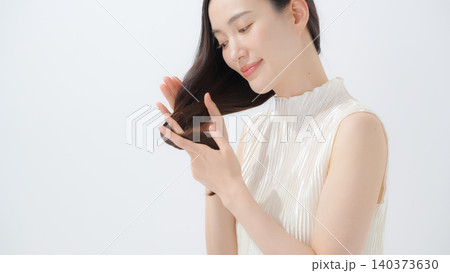 女性　ヘアケア	 140373630