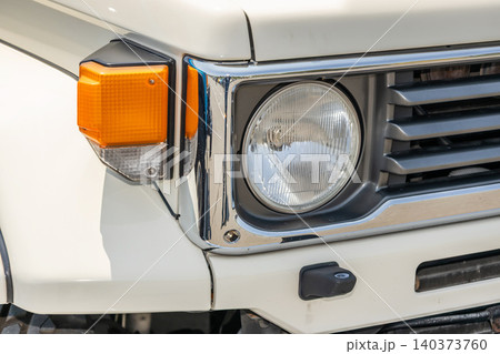 古い自動車のヘッドライト　Headlight of the old car 140373760