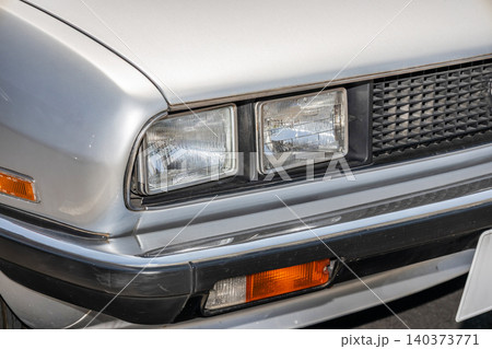 古い自動車のヘッドライト Headlight of the old car 古い自動車のヘッドライト Headlight of the old car 140373771