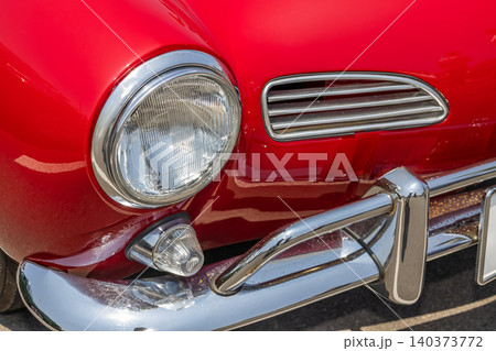古い自動車のヘッドライト　Headlight of the old car 140373772