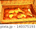 パン 140375193
